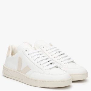 Veja V-12 Leather Extra White Sable Trainers - NEVER WORN, BRAND NEW
